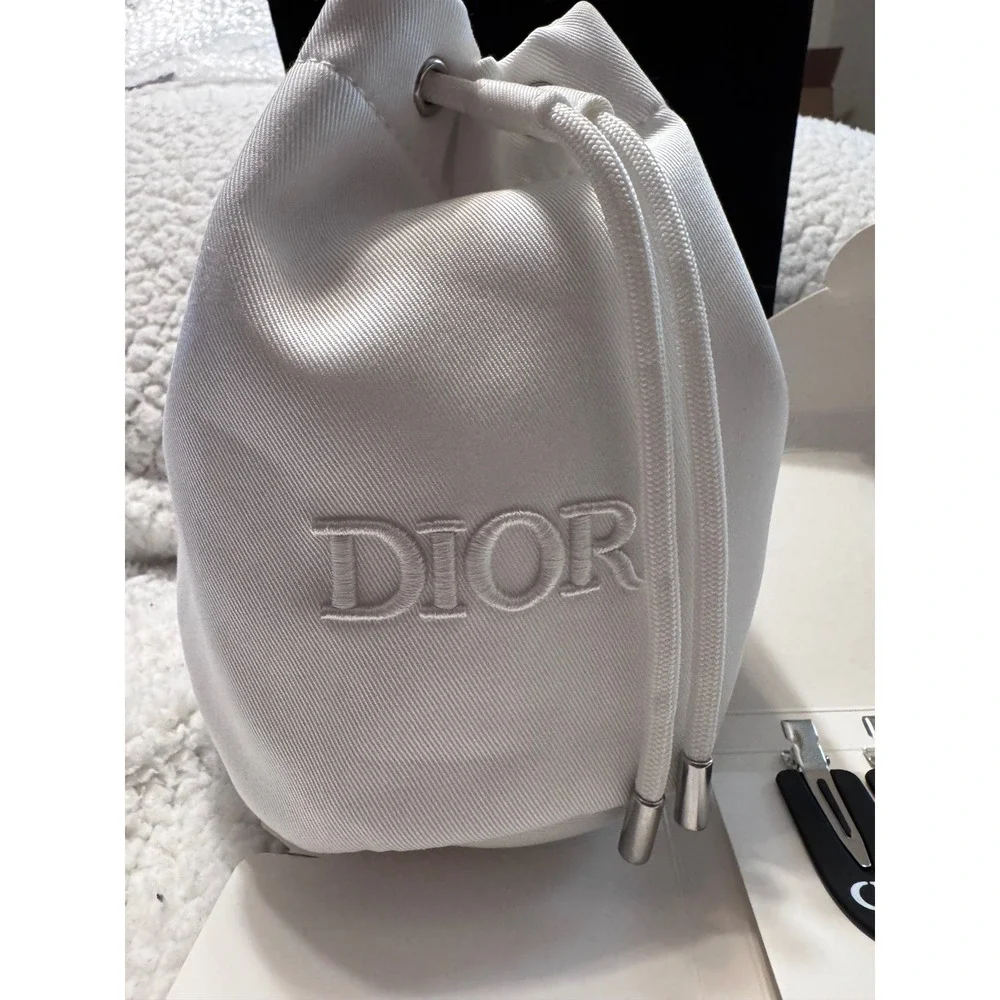 Dior Beauty VIP Gift Set White Drawstring Pouch and 6 CD Logo Hair Clips NWOT